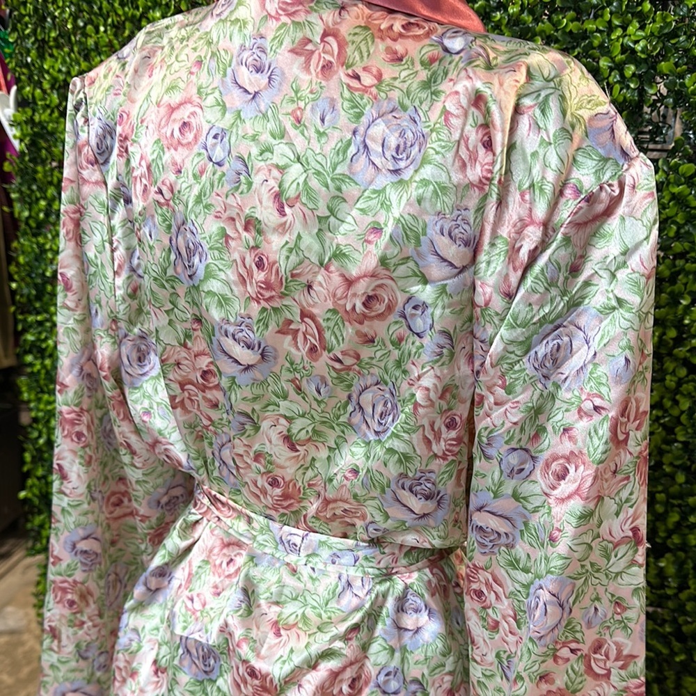 Floral Satin Robe with Pink Trim 3/20/26 - Picture 8 of 17